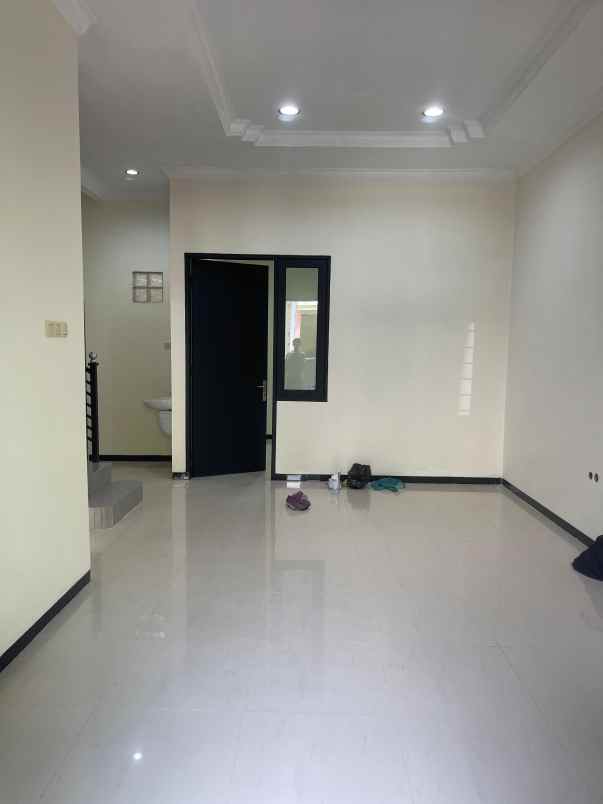 rumah 2 lantai pakuwon city puri asri nego