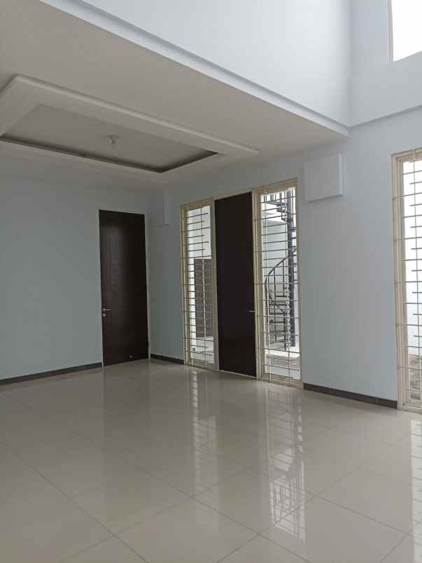 rumah 2 lantai puri galaxy surabaya timur nego