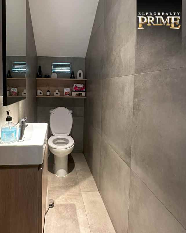 rumah 3 lantai siap huni jakarta selatan lebak bulus