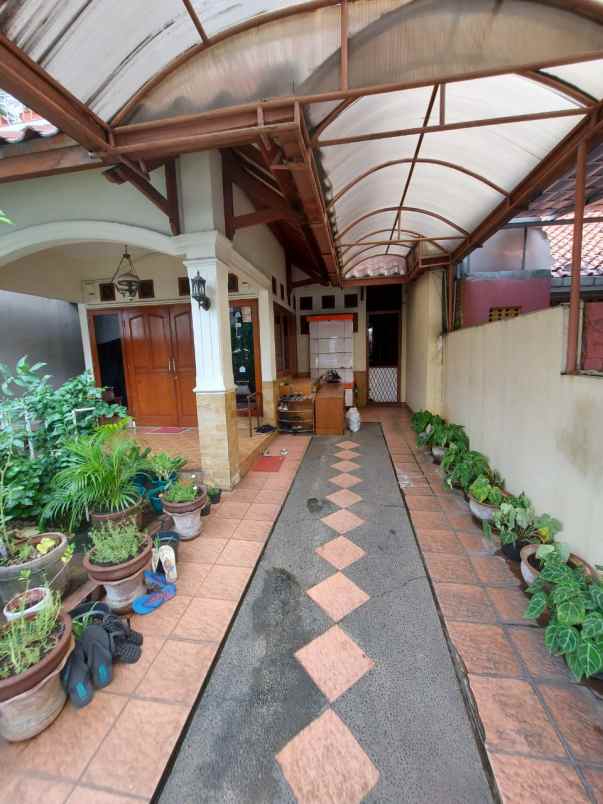 rumah akses 2 mobilea bukit duri 2 km ke stasiun tebet