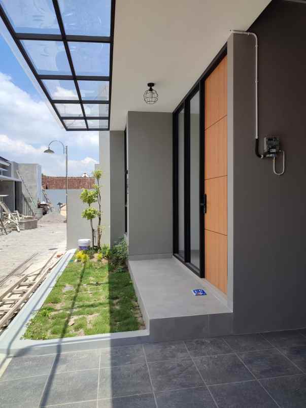 rumah bagus siap huni dekat pemda sleman yogyakarta