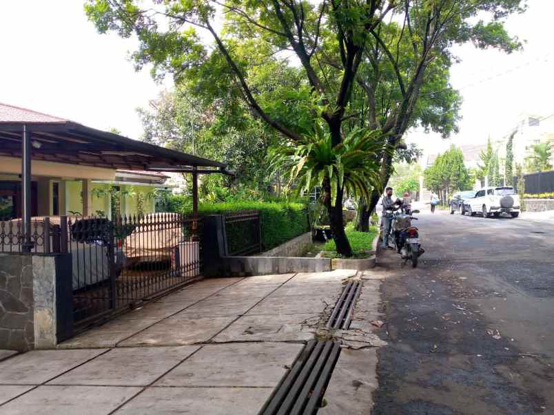 rumah bagus untuk kantor cafe dan kosan di bandung