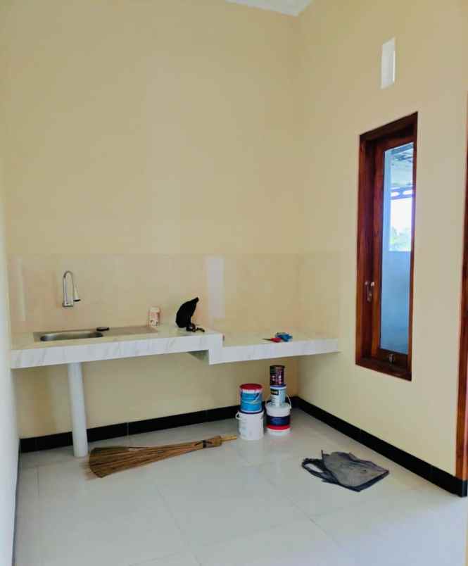 rumah baru 3 kamar view sawah dekat bandara adisucipto