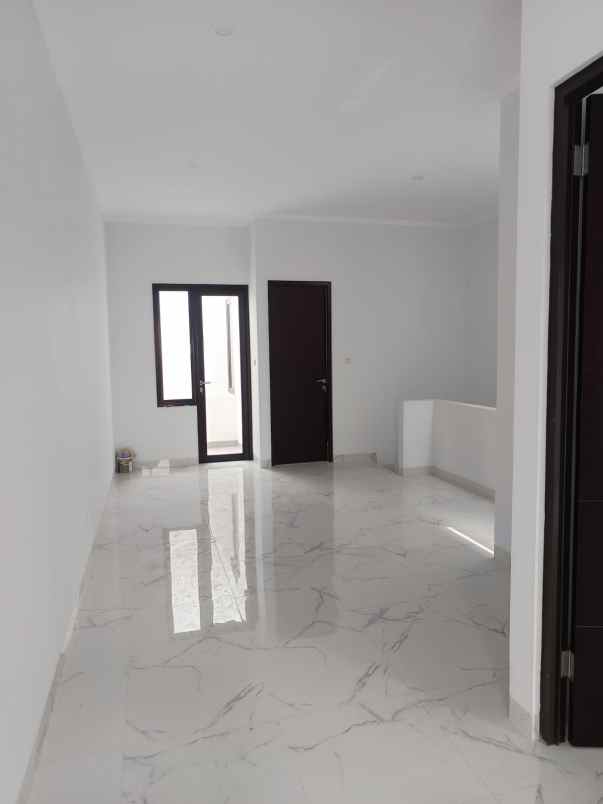 rumah baru dalam komplek pdk cipondoh tangerang