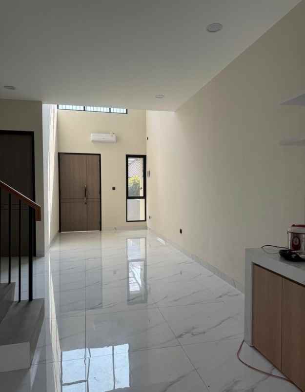 rumah baru siap huni lokasi strategis di griyaloka bsd