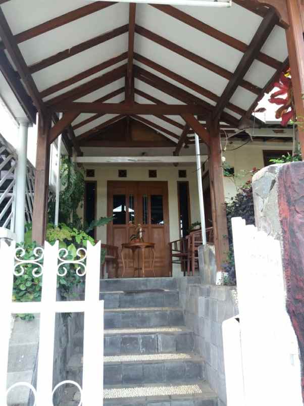 rumah bukit dago