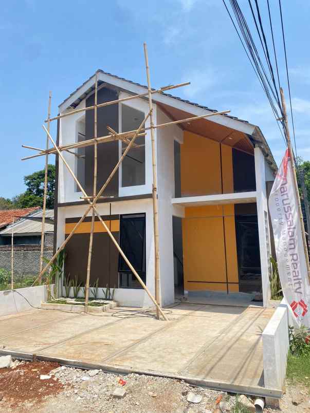 rumah cakep dekat stasiun