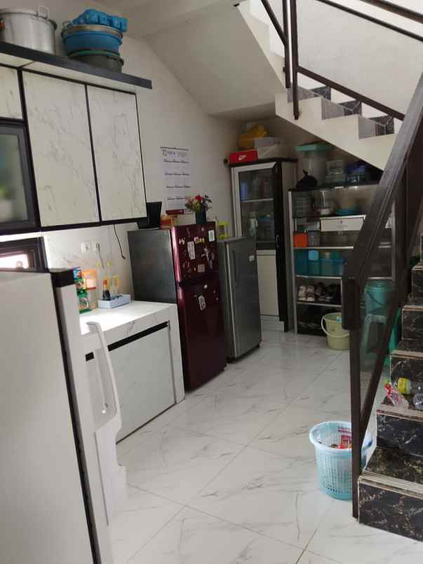 rumah cihanjuang dekat pemkot cimahi full bangunan