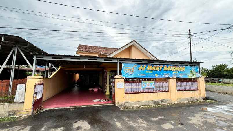rumah di jalan pu pagar alam gunung agung