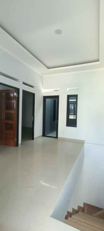 rumah dua lantai siap huni di kota depok