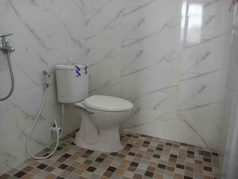 rumah exclusive 2 lantai villa amarilis beji depok