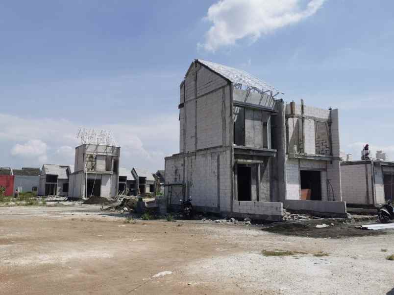 rumah grand alana surabaya