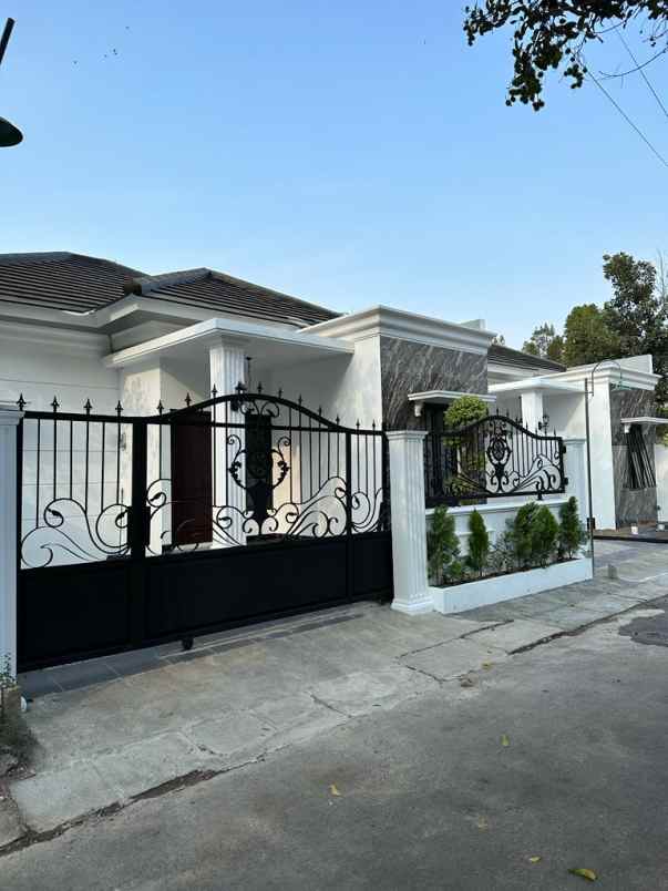 rumah griya gesikan sidomoyo di jln godean