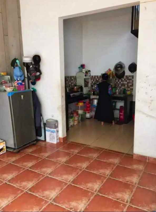 rumah hook 2 lantai di kapling ptb menceng jkt barat