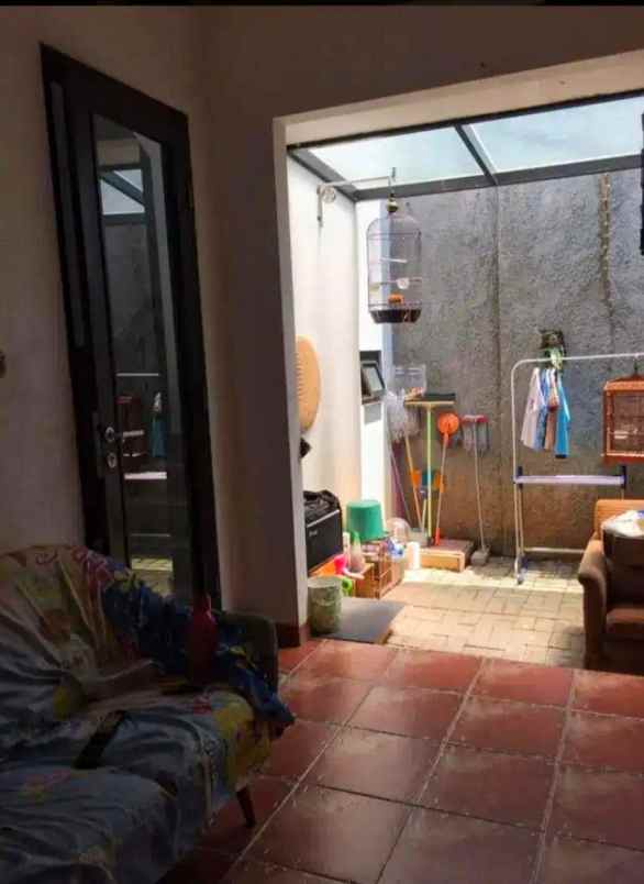 rumah hook 2 lantai di kapling ptb menceng jkt barat