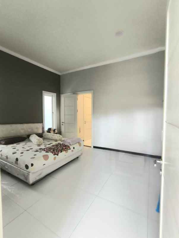 rumah hook minimalis medokan rungkut surabaya timur