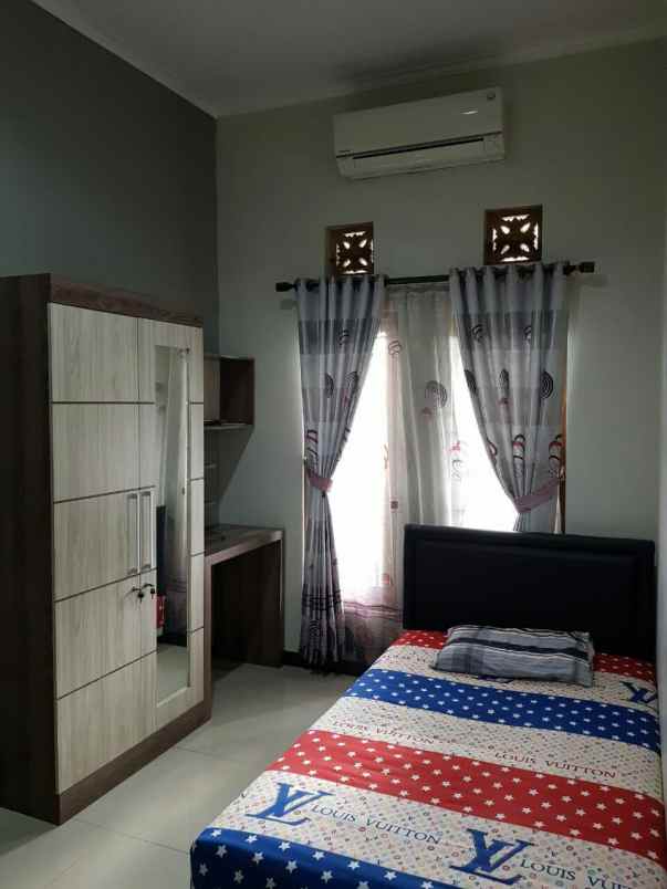 rumah jalan kaliurang km 8