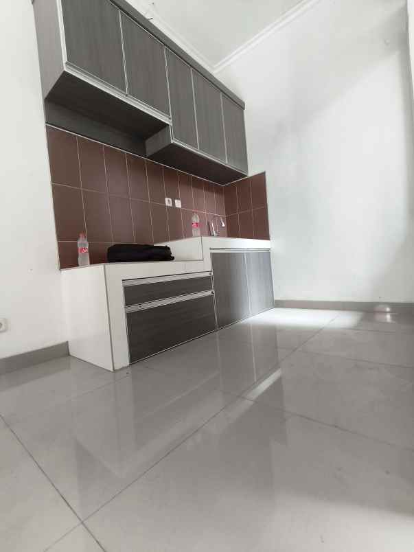 rumah jalan raya muchtar no 1