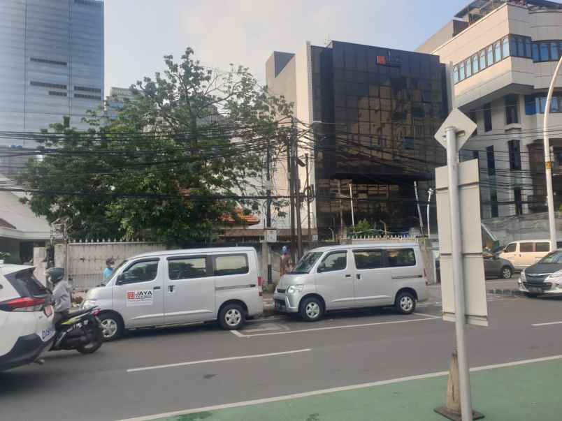 rumah jl johar menteng jakpus