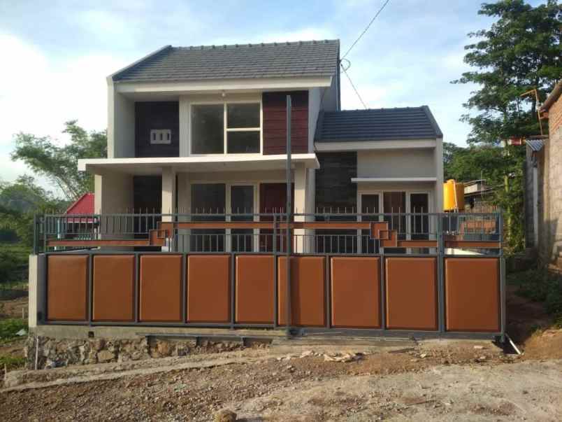 rumah jl kemlandingan wedoro pandaan