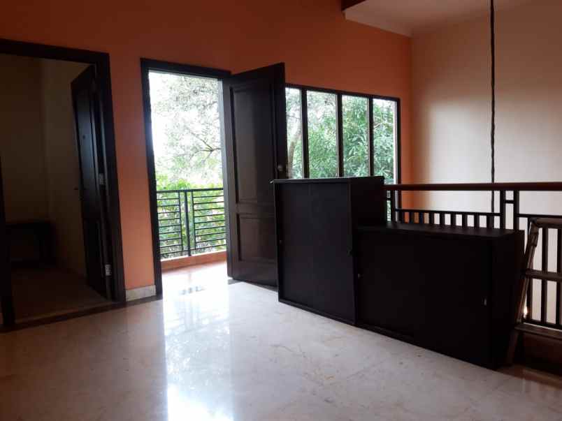 rumah jl limo raya cinere depok