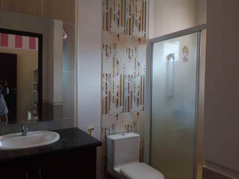 rumah jl limo raya cinere depok