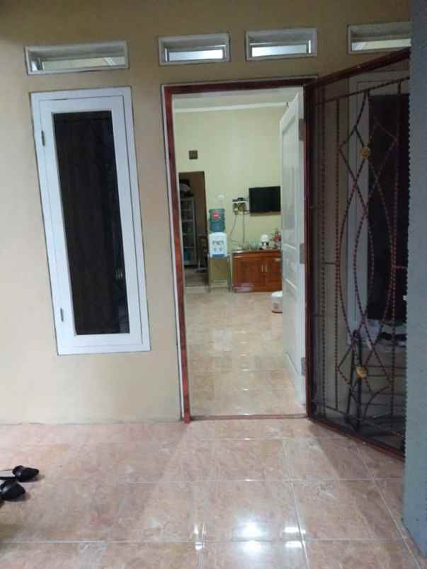 rumah jln perum griya intan