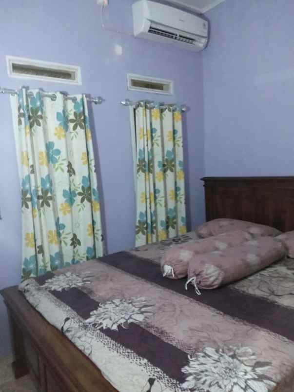 rumah jln perum griya intan