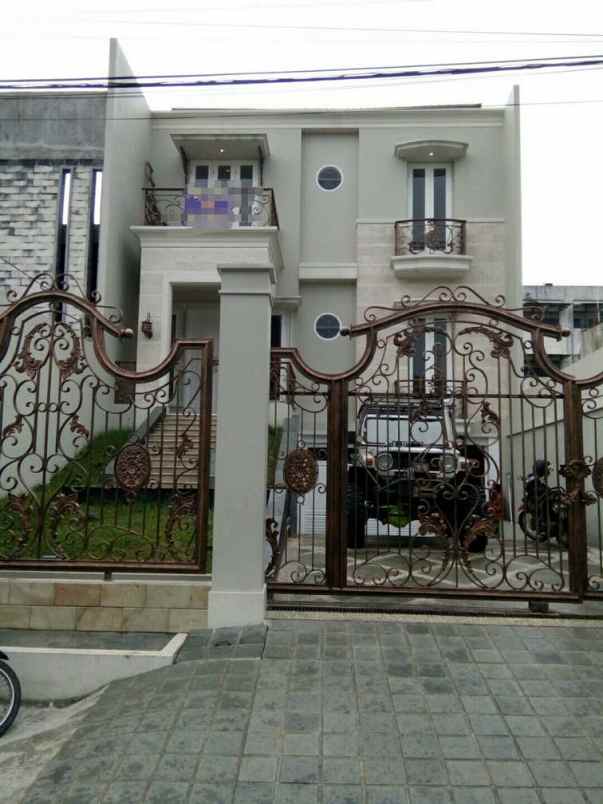 rumah kampung melayu jakarta