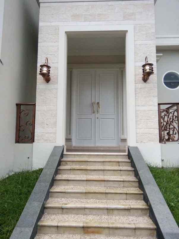 rumah kampung melayu jakarta