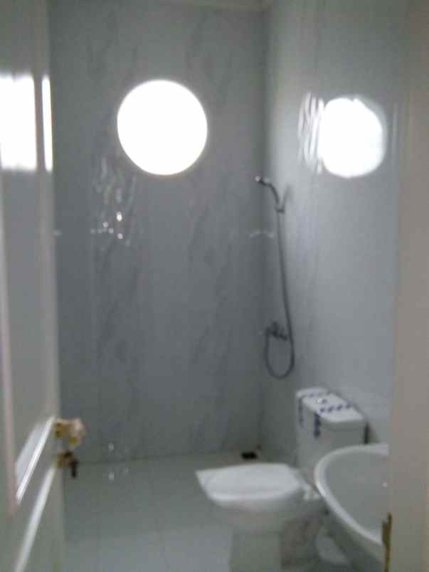 rumah kampung melayu jakarta