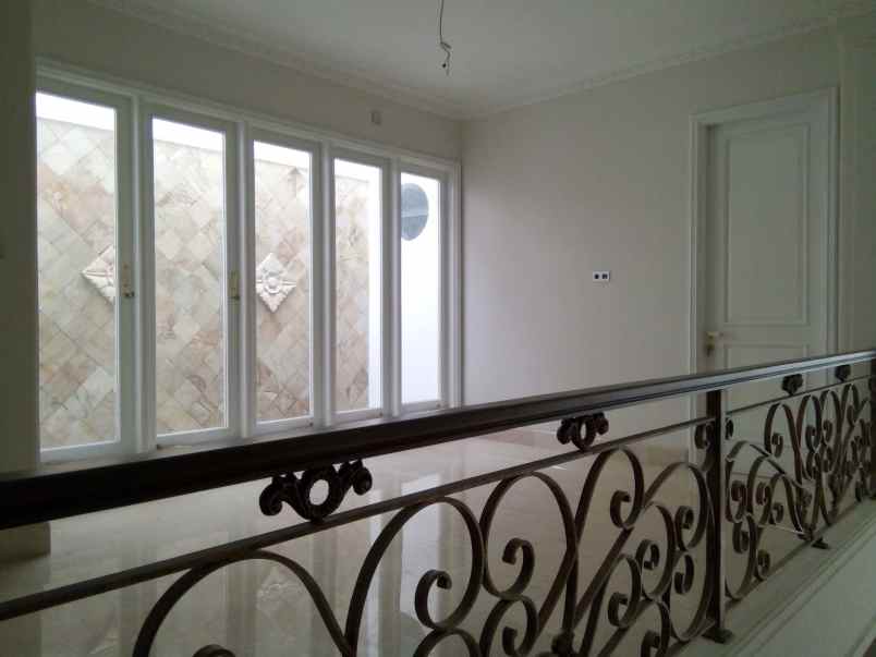 rumah kampung melayu jakarta