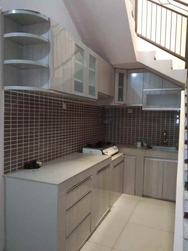 rumah komplek pondok mas 7 menit tol baros 2 lantai