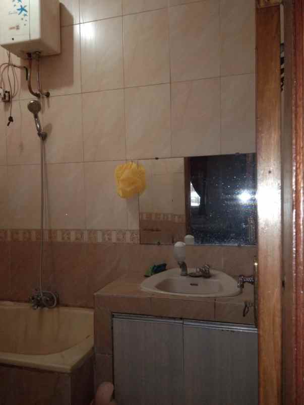 rumah komplek pondok mas 7 menit tol baros 2 lantai