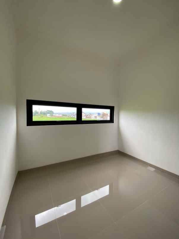 rumah konsep american classic lokasi suhat malang