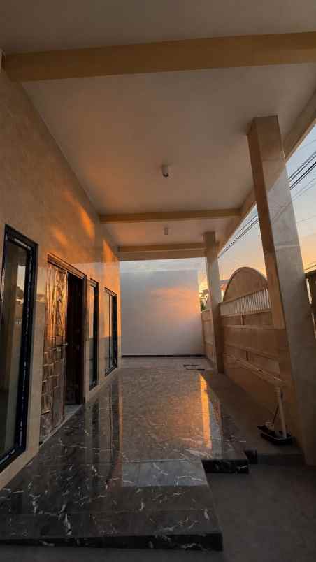 rumah lokasi daerah kenjeran ruas jalan lebar