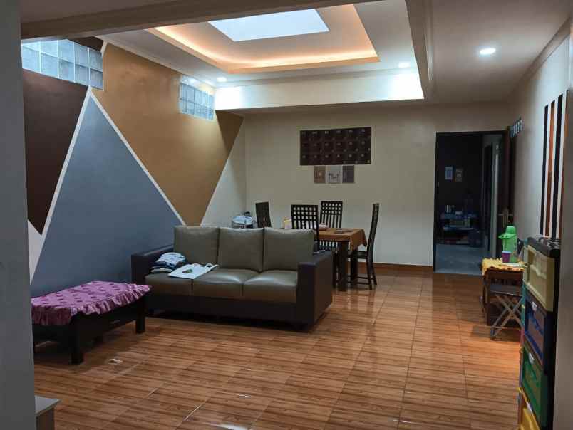 rumah luas strategis di ciater serpong