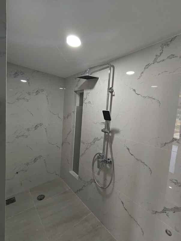 rumah lux minimalis pakuwon city grand island
