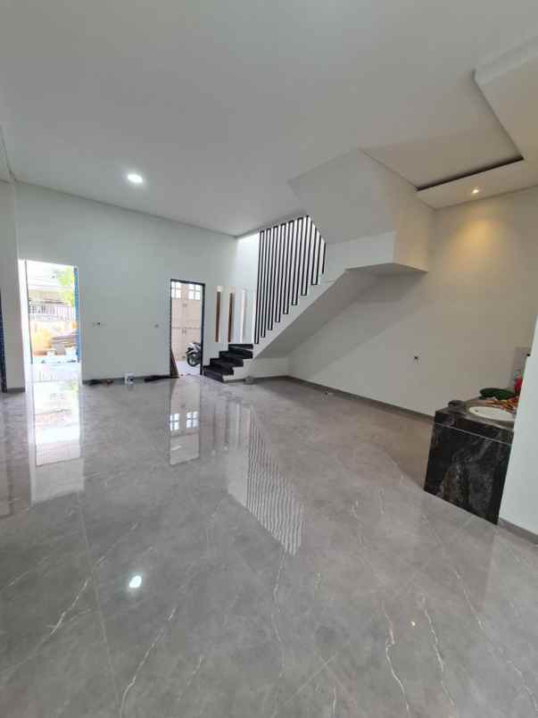 rumah manyar kertoadi new gress minimalis strategis