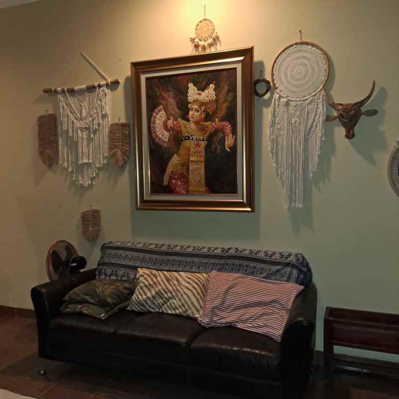 rumah mewah di jl mokmer jakarta pusat