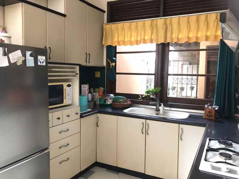 rumah mewah luas di jl cigadung raya