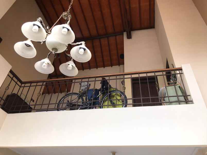 rumah mewah luas di jl cigadung raya