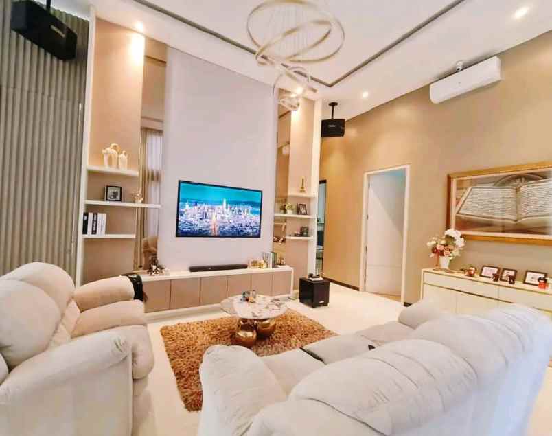 rumah mewah siap huni di tumpang gajahmungkur semarang