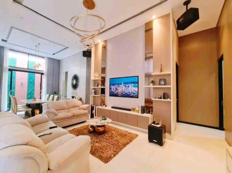 rumah mewah siap huni di tumpang gajahmungkur semarang