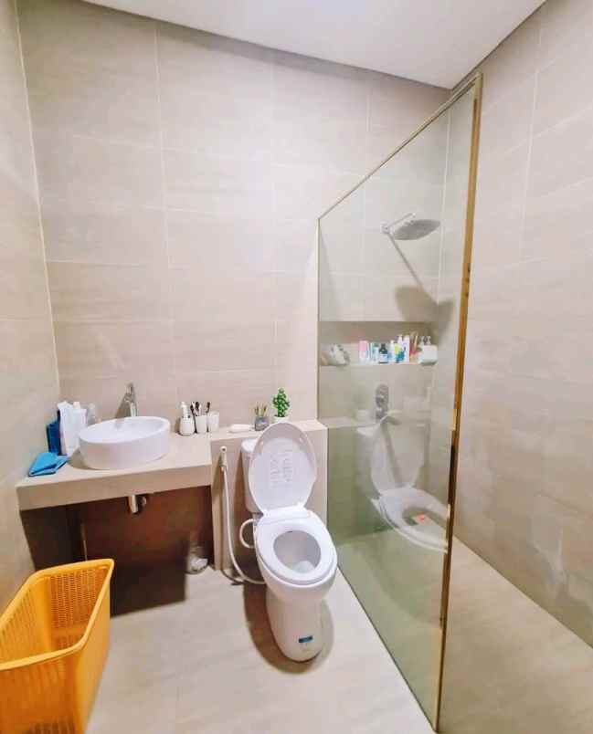 rumah mewah siap huni di tumpang gajahmungkur semarang