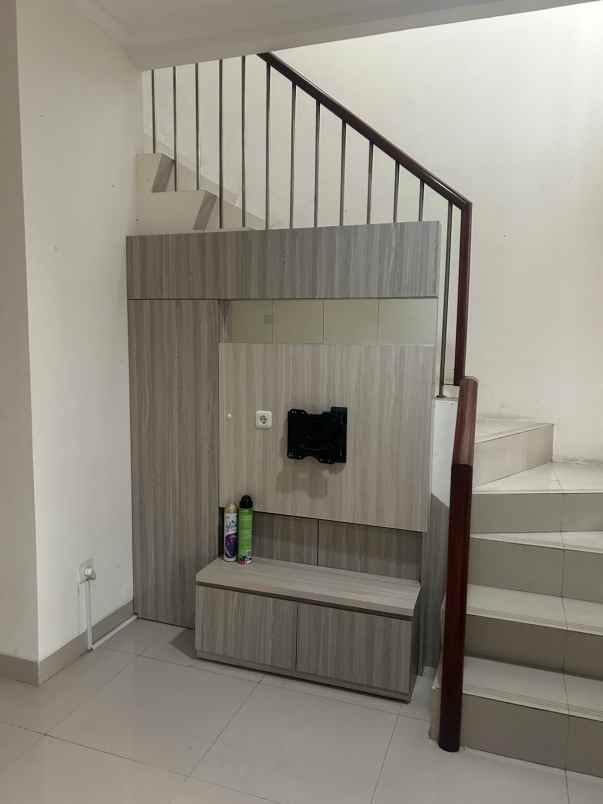 rumah minimalis rapi semi furnished citra gran cibubur