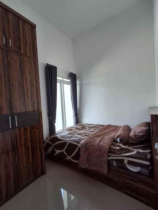 rumah modern free kanopi dekat bandara abd saleh