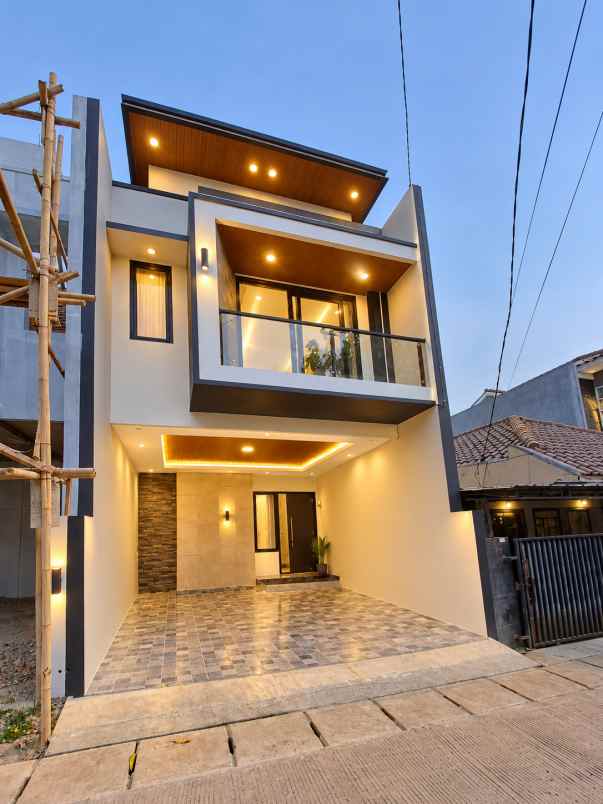 rumah modern kontemporer di kavling dki jagakarsa