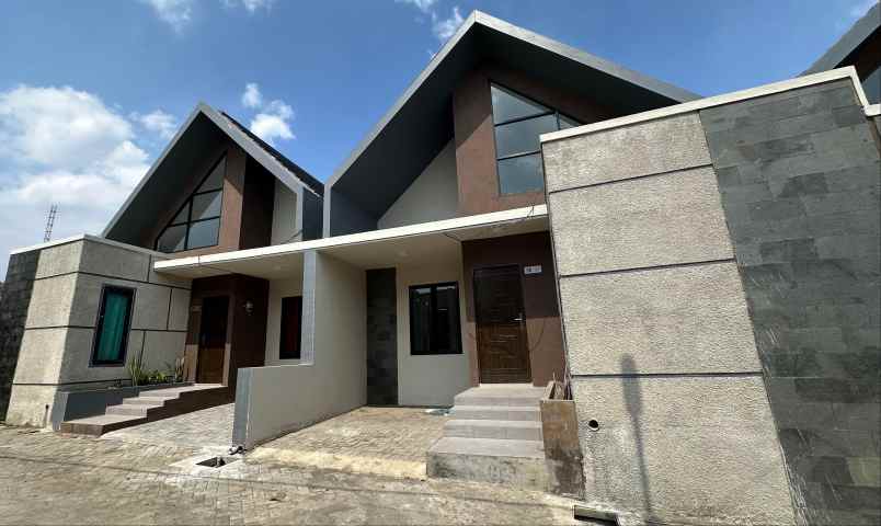 rumah modern minimalis hanya 5 menit dari kampus um 2