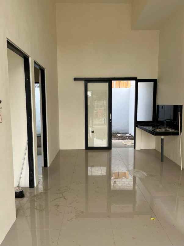 rumah modern minimalis lokasi dekat kampus binus